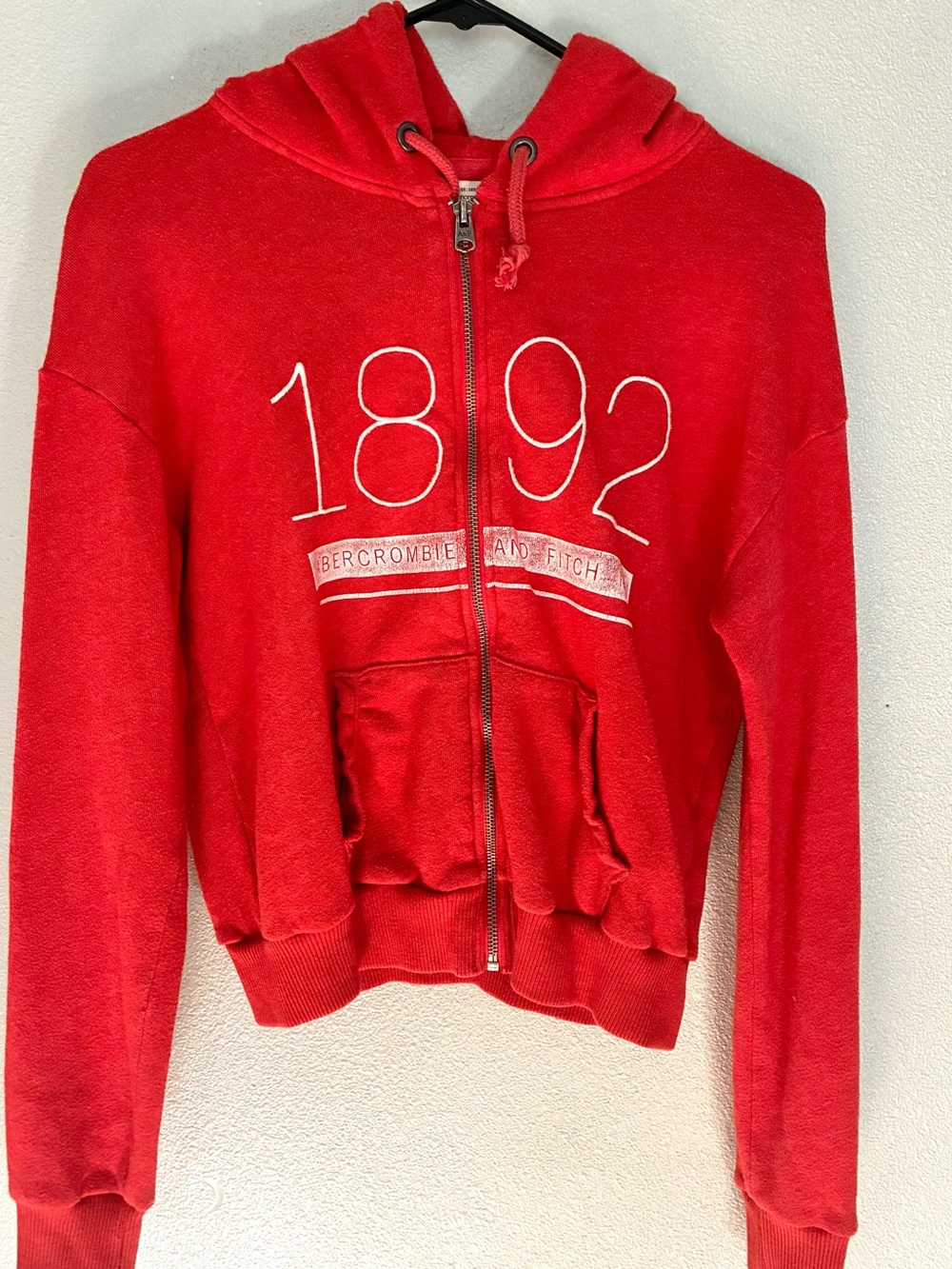 Abercrombie 1892 Red Zip Up Hoodie Graphic Sweatshirt Women’s S